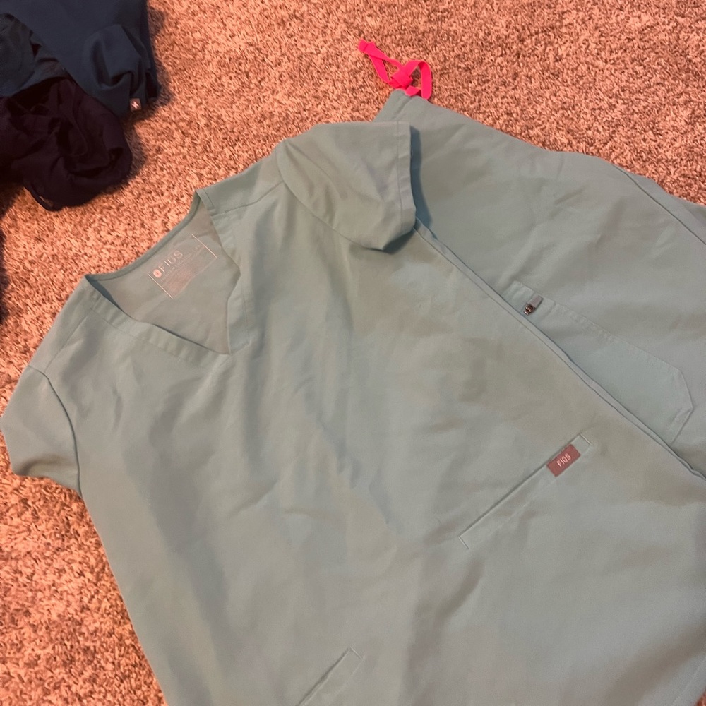 Figs scrubs